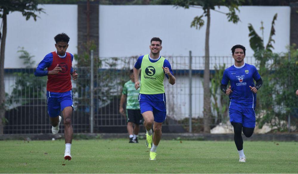 Persib Kehilangan Empat Pemain Saat Menjamu Zhejiang FC