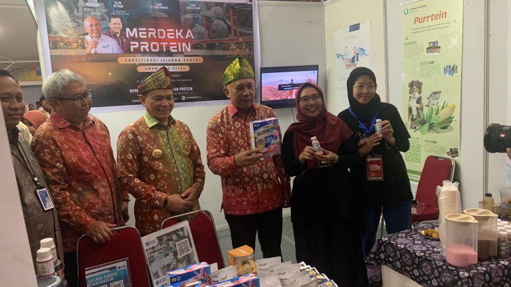 Gerakan protein merdeka di Palembang bersama Menteri Koperasi dan Usaha Kecil dan Menengah Republik Indonesia, Teten Masduki (Dok. Istimewa)