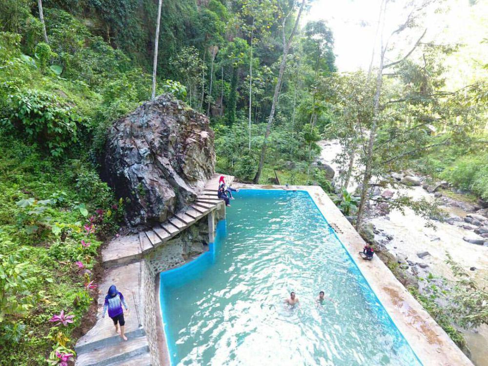 potret keberadaan kolam buatan yang masih satu jalur dan tak jauh dari Air Terjun Trap Sewu (instagram.com/aning27)