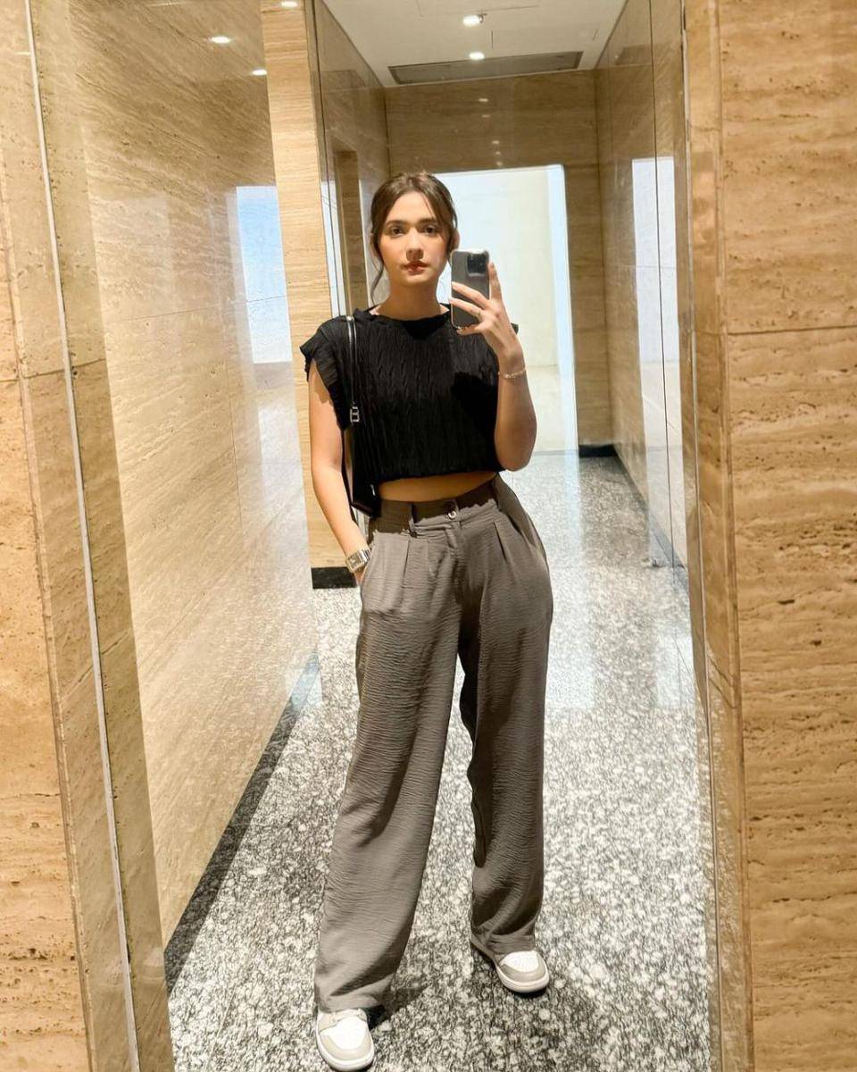 outfit Mayang Yudittia (instagram.com/judits29)