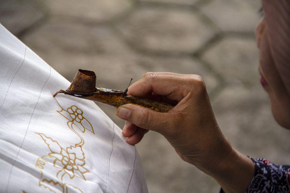 11 Caption Ucapan Hari Batik Nasional 2024, Cinta Tradisi!