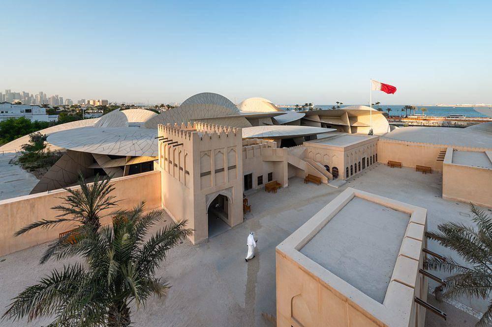 Museum Nasional Qatar di Doha, Qatar (commons.wikimedia.org/Musab.hawamda)