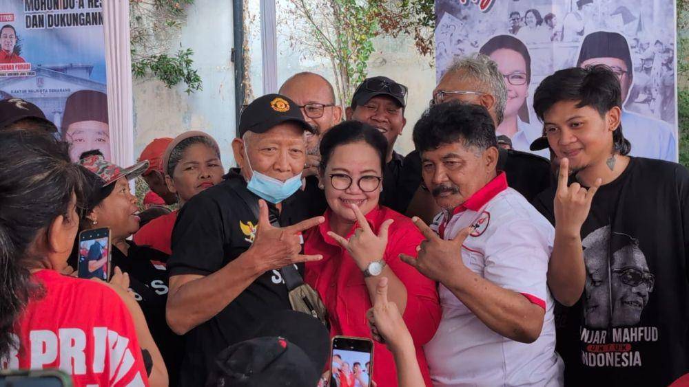 Kader dan pengurus PDIP berkumpul untuk memenangkan Agustina Wilujeng-Iswar Aminuddin di Pilwakot Semarang 2024. (Dok. PDIP)