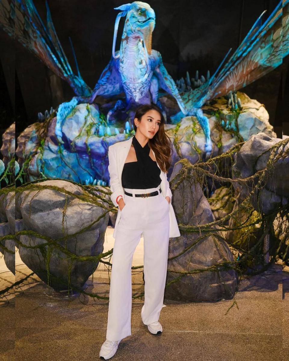OOTD nuansa putih ala Merdianti Octavia (instagram.com/merdioctav)