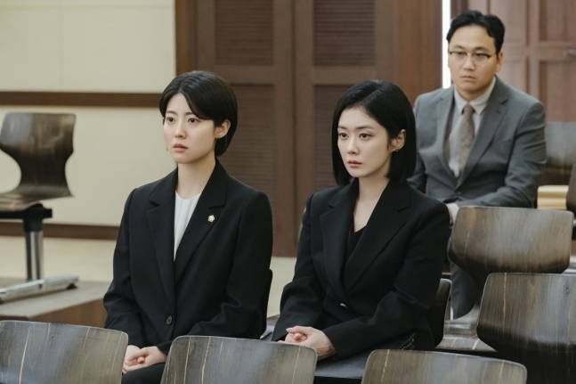 Nam Ji Hyun dan Jang Nara di Good Partner (dok. SBS/Good Partner)