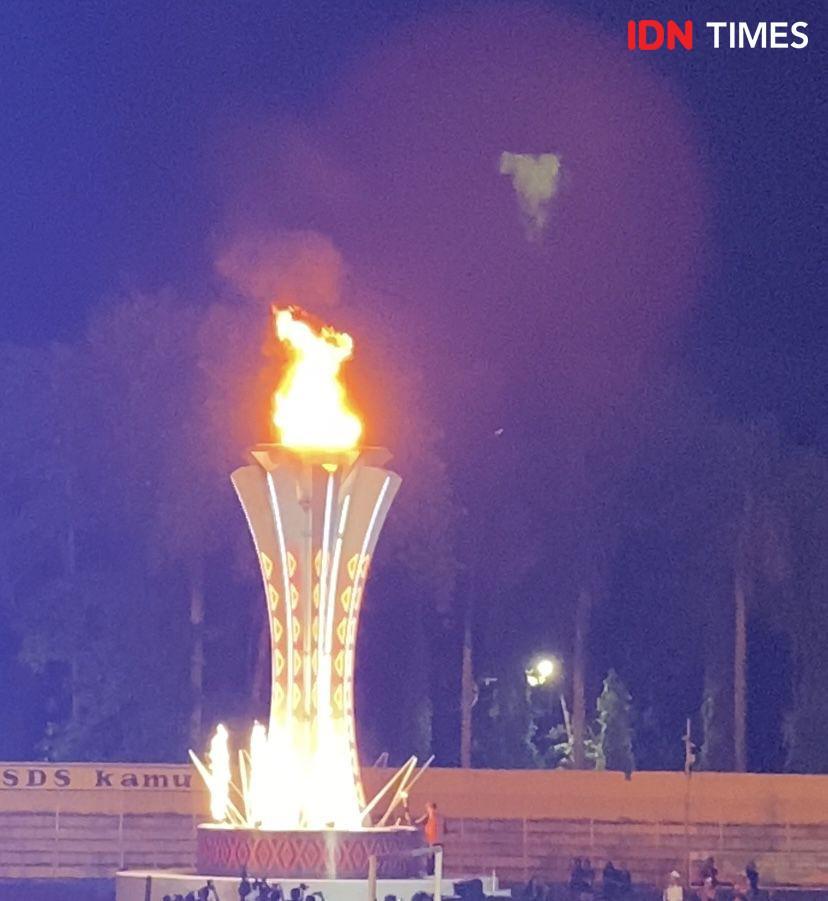 Penyalaan Obor, Kembang Api hingga Defile di Pembukaan PON 2024