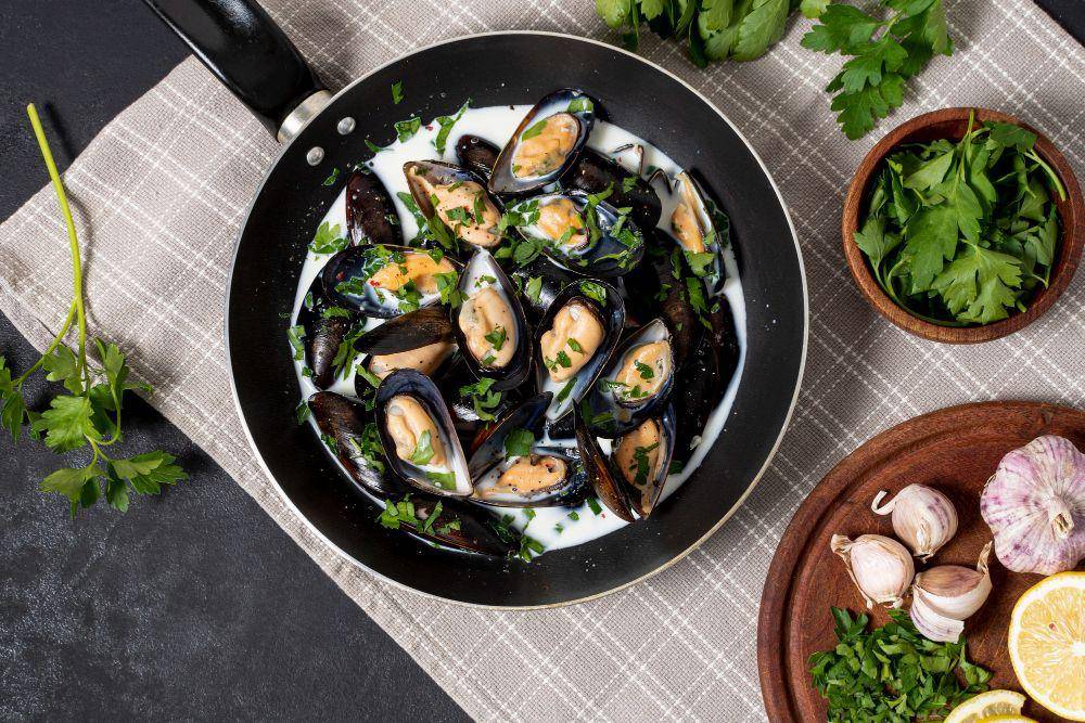 ilustrasi kerang hijau pedas (freepik.com/freepik)