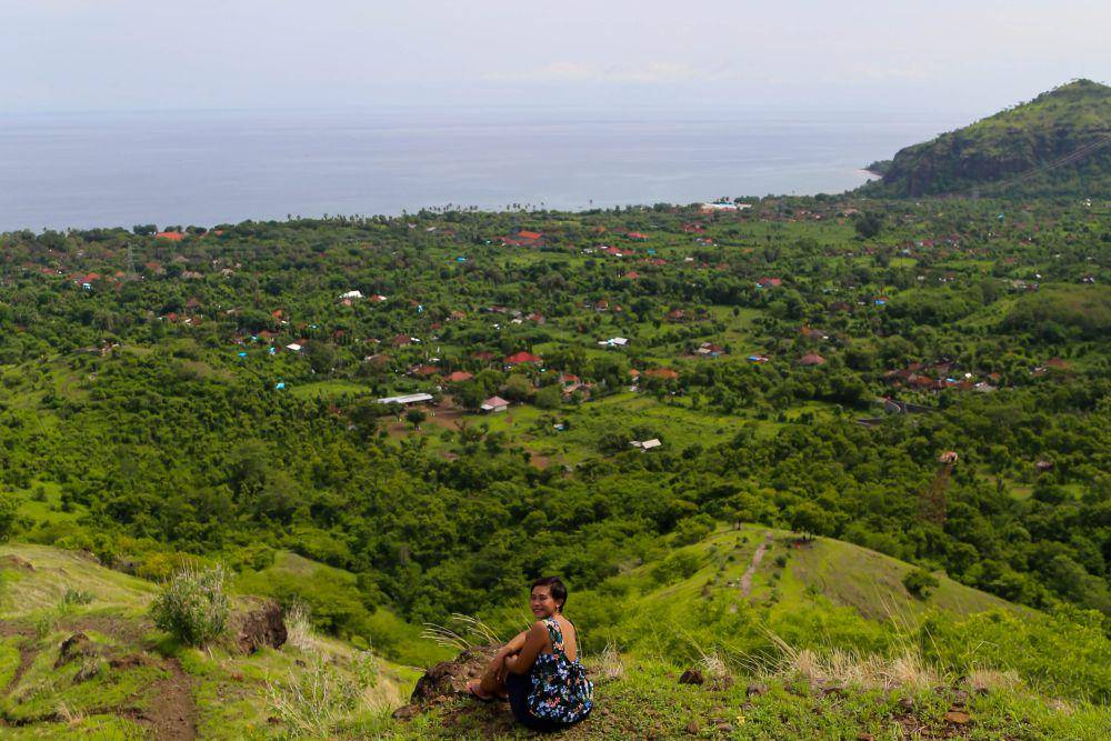 Pemandangan menawan dari atas bukit (dok.pribadi/Natalia Indah)
