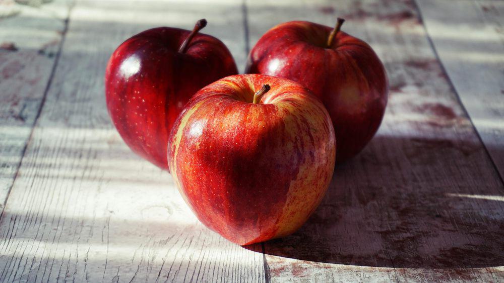 ilustrasi buah apel (pexels.com/Suzy Hazelwood)