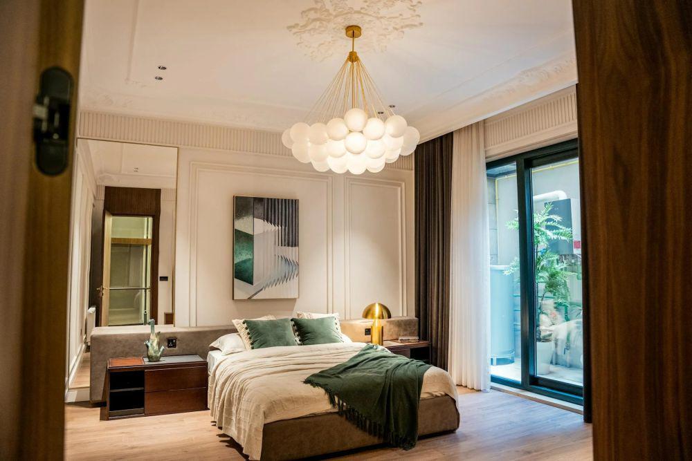 inspirasi tata letak cermin di kamar tidur menurut aturan Feng Shui (pexels.com/Ansar Muhammad)