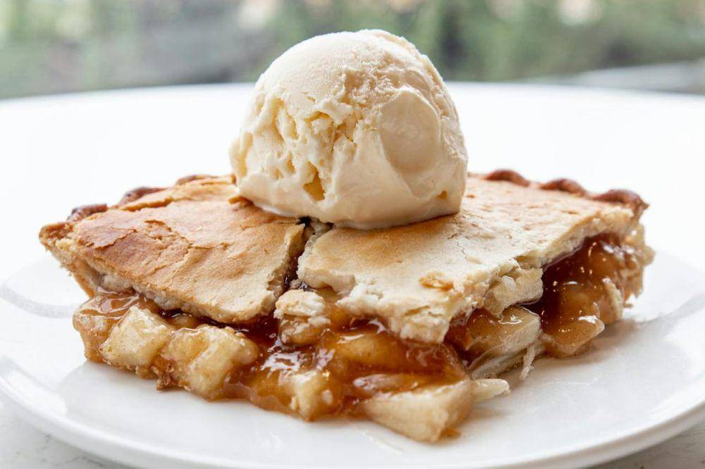 ilustrasi apple pie dan ice cream (pexels.com/Spencer Davis)