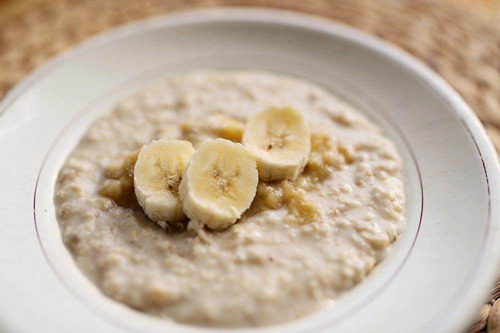 Resep Oatmeal Pisang dan Kacang Mete untuk Sarapan Sehat