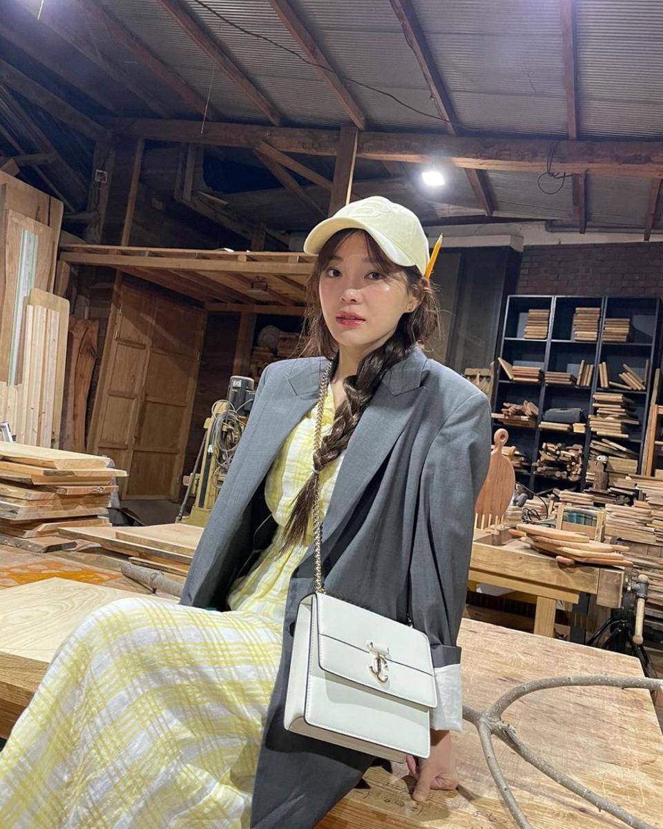 Kim Sejeong (instagram.com/clean_0828)