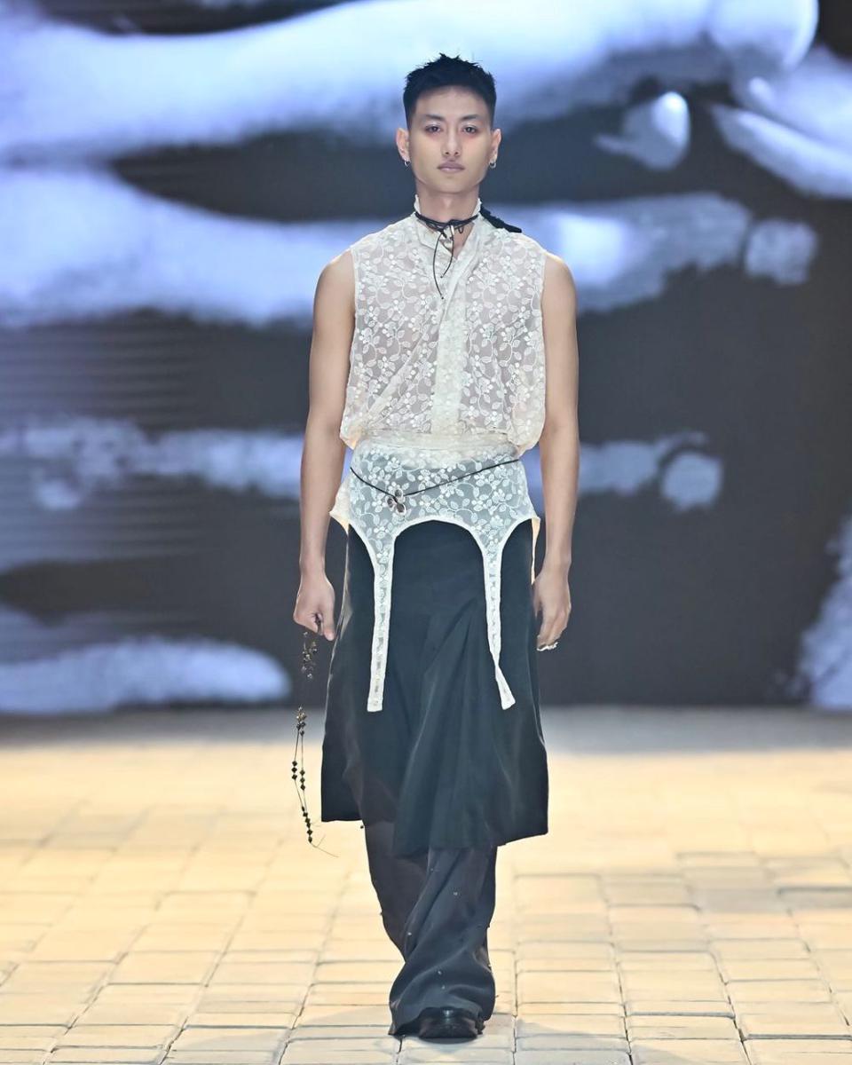 Rama Dauhan Design Studio di Plaza Indonesia Men's Fashion Week (instagram.com/plazaindonesia)
