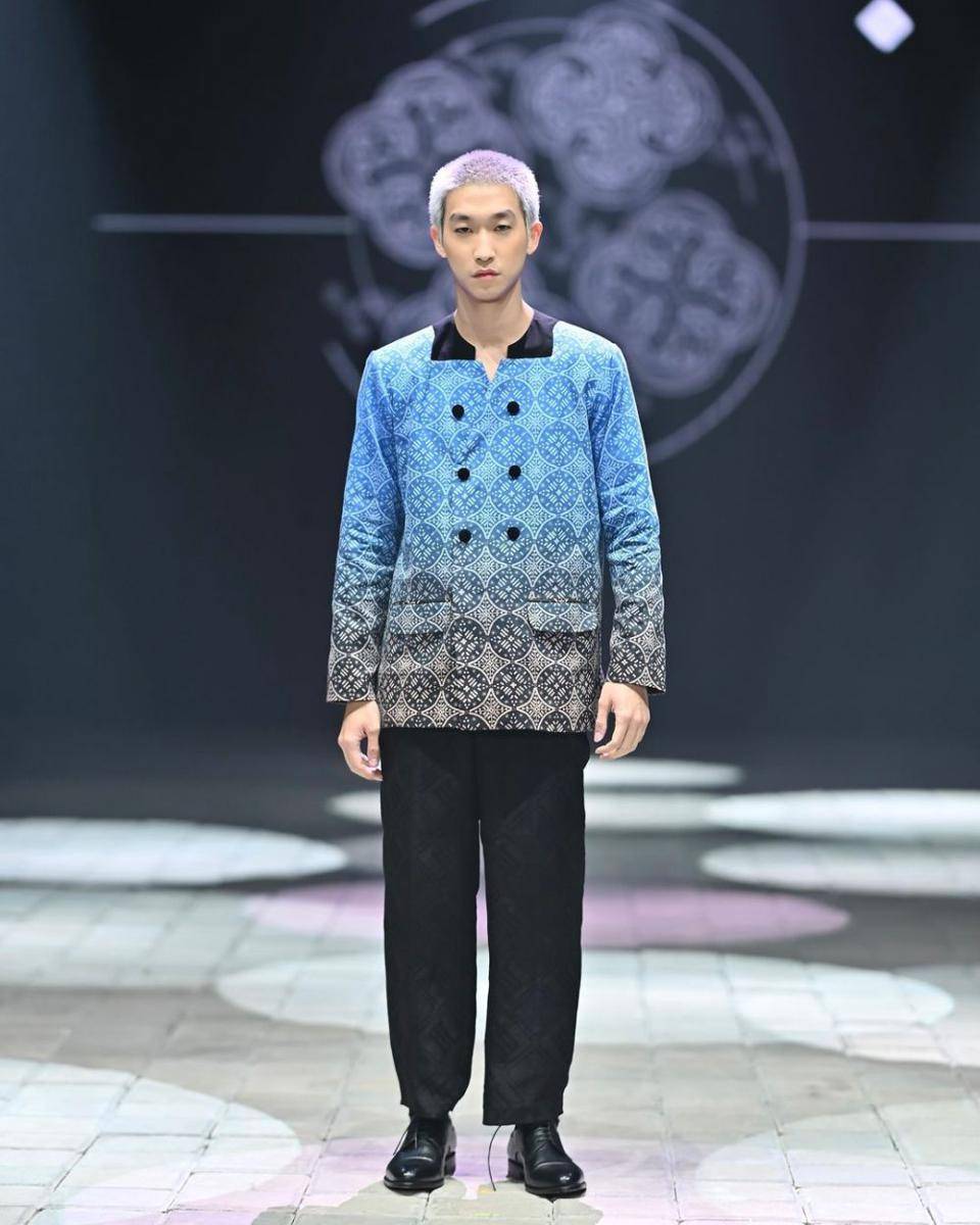 Parang Kencana di Plaza Indonesia Men's Fashion Week (instagram.com/plazaindonesia)