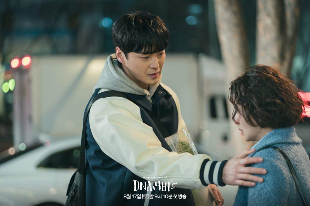 7 Bukti Seo Kang Hoon Menyukai Han So Jin di DNA Lover, Sering Salting