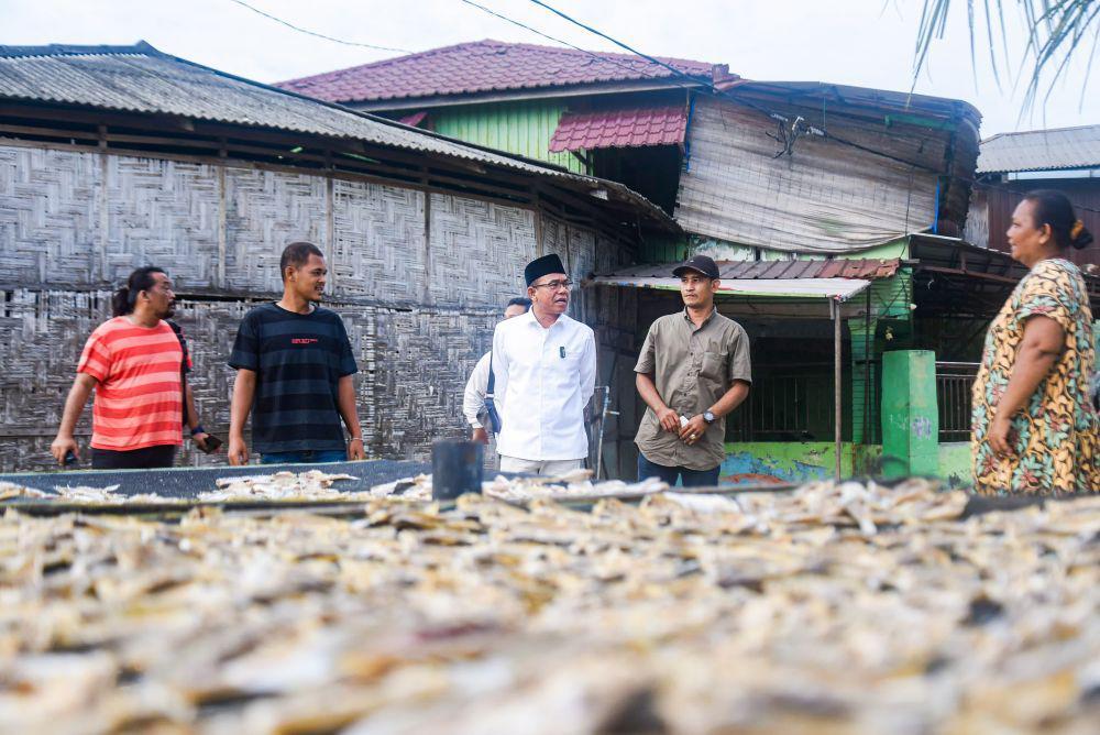 Pengrajin Ikan Asin Belawan Keluhkan Cuaca yang Tidak Menentu