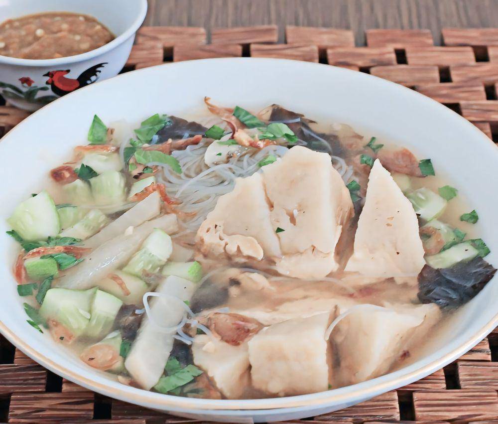 potret hidangan pempek model di Pempek Tjik Wan 96 (instagram.com/pempektjikwan96)