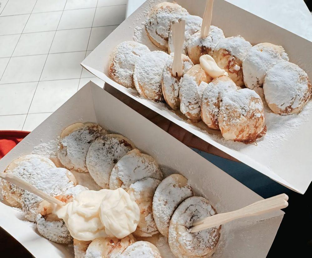 potret hidangan poffertjes di Little Amsterdam (instagram.com/littleamsterdam.id)