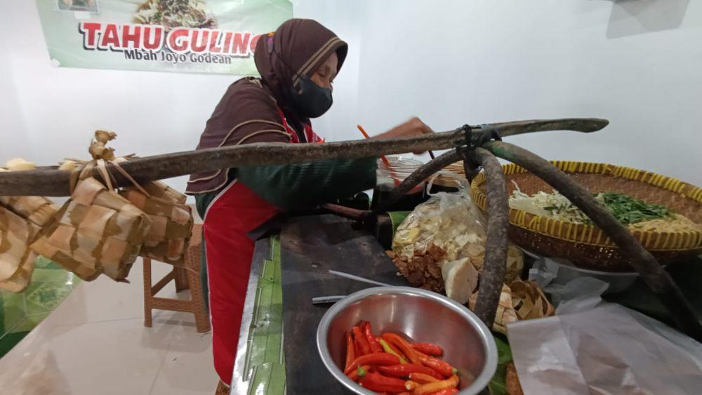 Tahu Guling Mbah Joyo, kuliner legendaris di Pasar Godean. (Arianto/IDNTIMES.com)