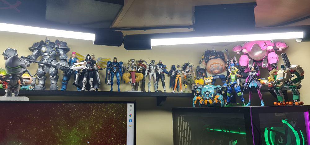 potret koleksi figur Overwatch (reddit.com/user/solidabidu)