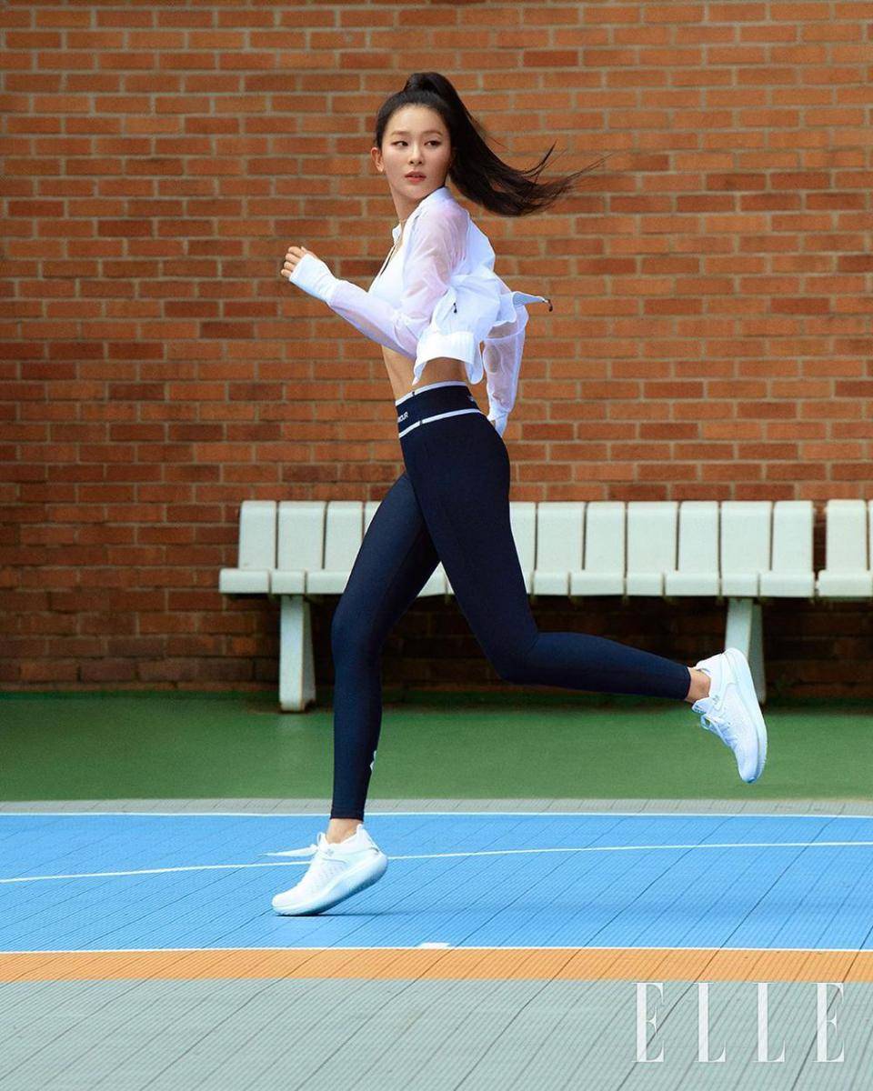 referensi outfit olahraga ala Seulgi Red Velvet (instagram.com/hi_sseulgi)