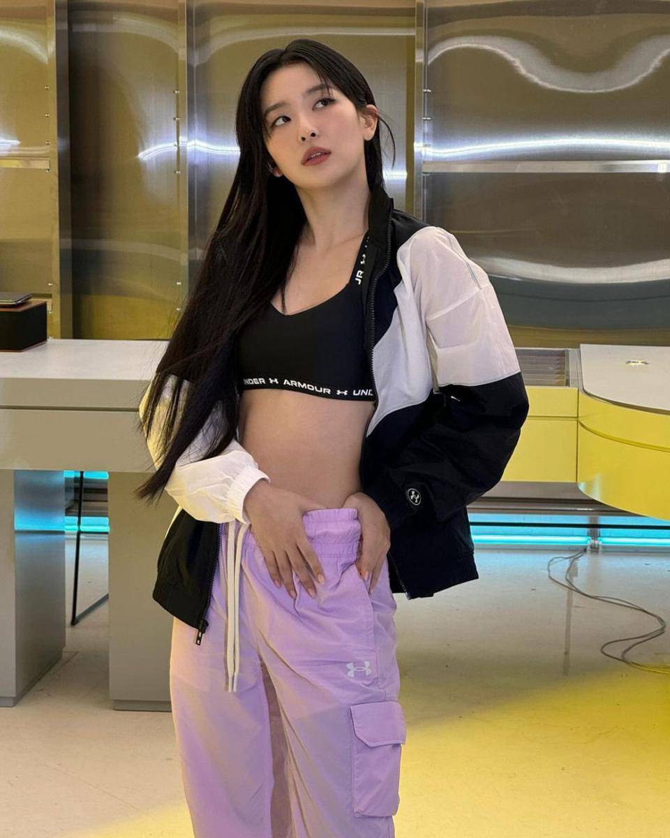 referensi outfit olahraga ala Seulgi Red Velvet (instagram.com/hi_sseulgi)