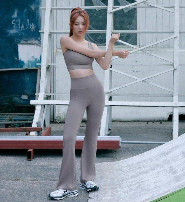 referensi outfit olahraga ala Seulgi Red Velvet (instagram.com/hi_sseulgi)