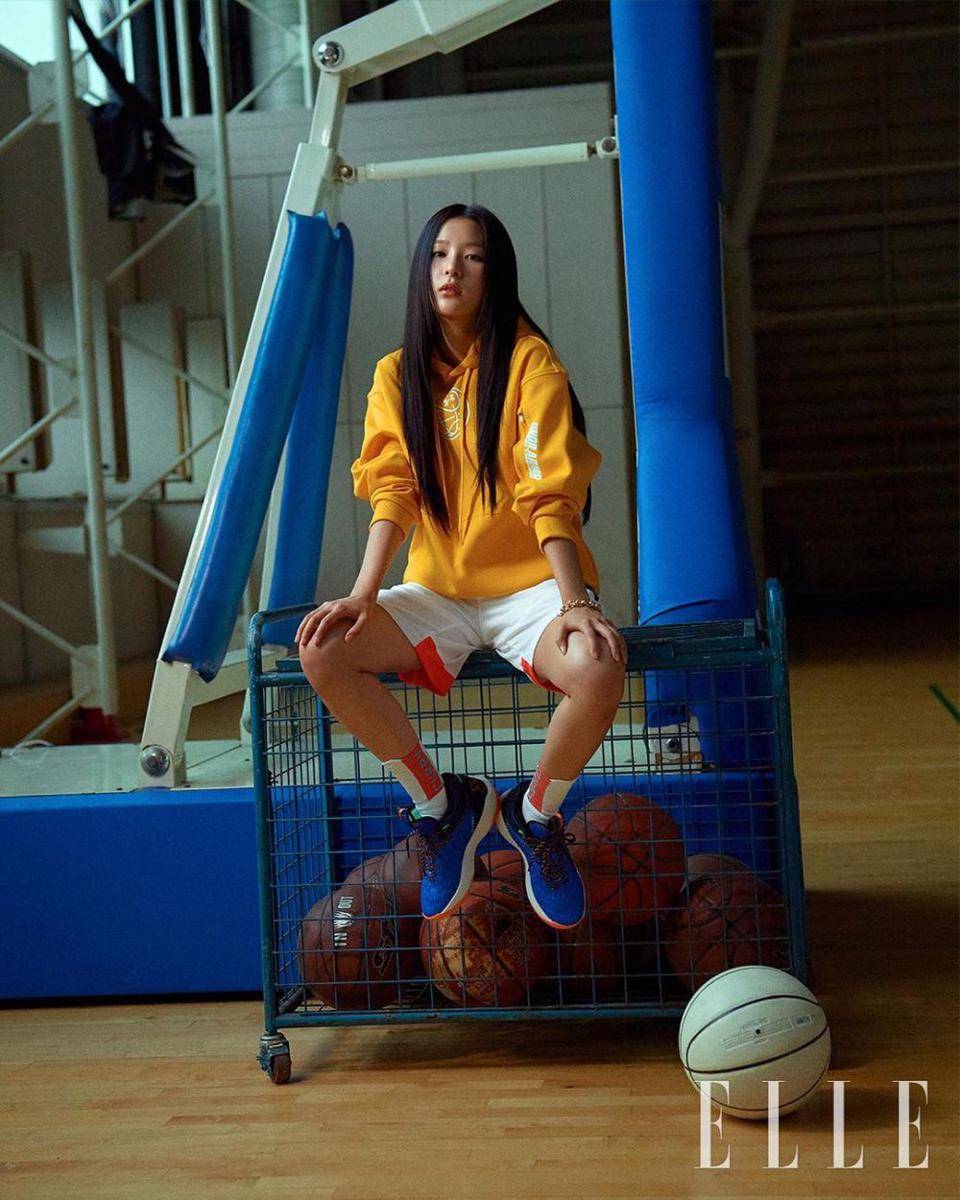 referensi outfit olahraga ala Seulgi Red Velvet (instagram.com/hi_sseulgi)