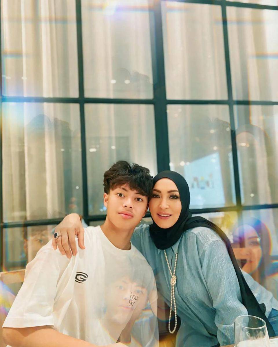 potret Angelina Sondakh dan buah hati (instagram.com/angelinasondakh09)