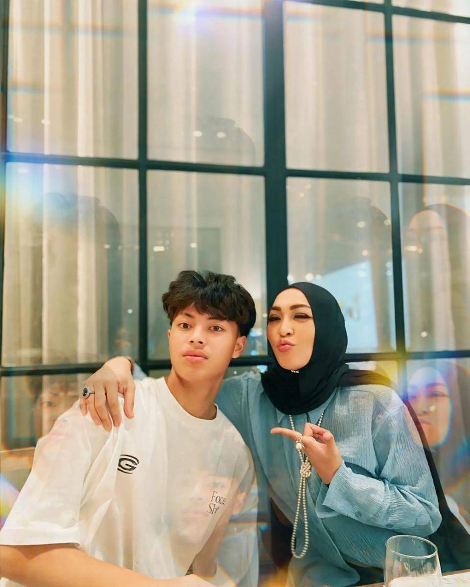 potret Angelina Sondakh dan buah hati (instagram.com/angelinasondakh09)