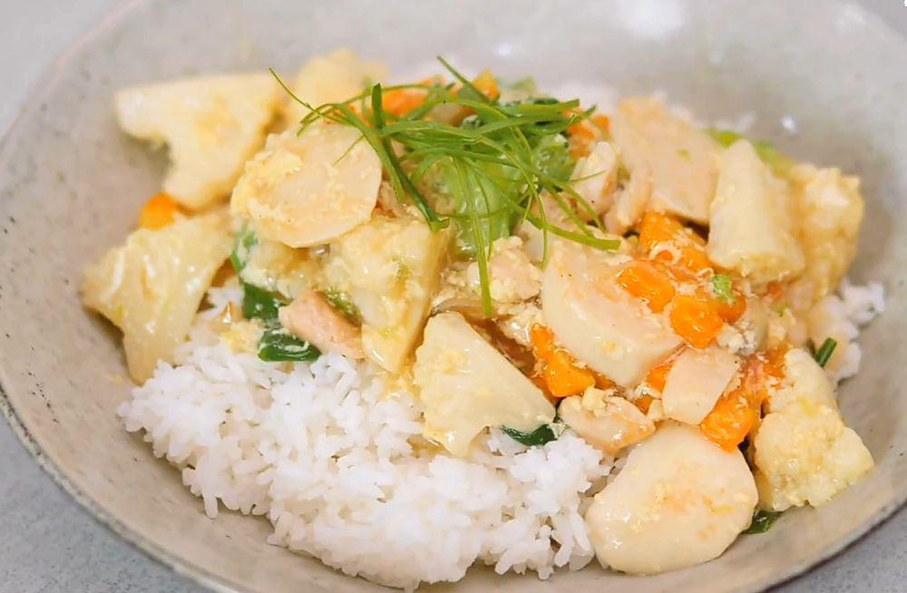 Resep Nasi Siram Bakso Ikan, Gurih Hangat Cocok untuk Sarapan