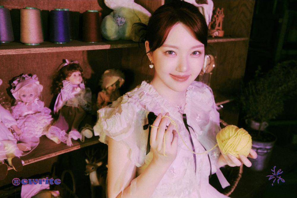 potret Yerin di mini album Rewrite (instagram.com/yerin.billent)