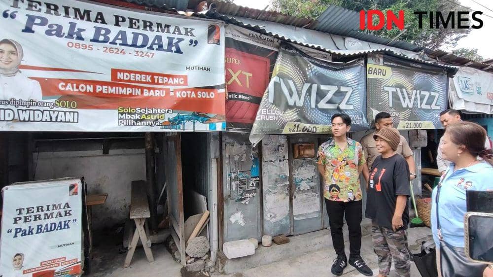Wapres terpilih Gibran Rakabuming Raka blusukan di Sondakan, Solo. (IDN Times/Larasati Rey)