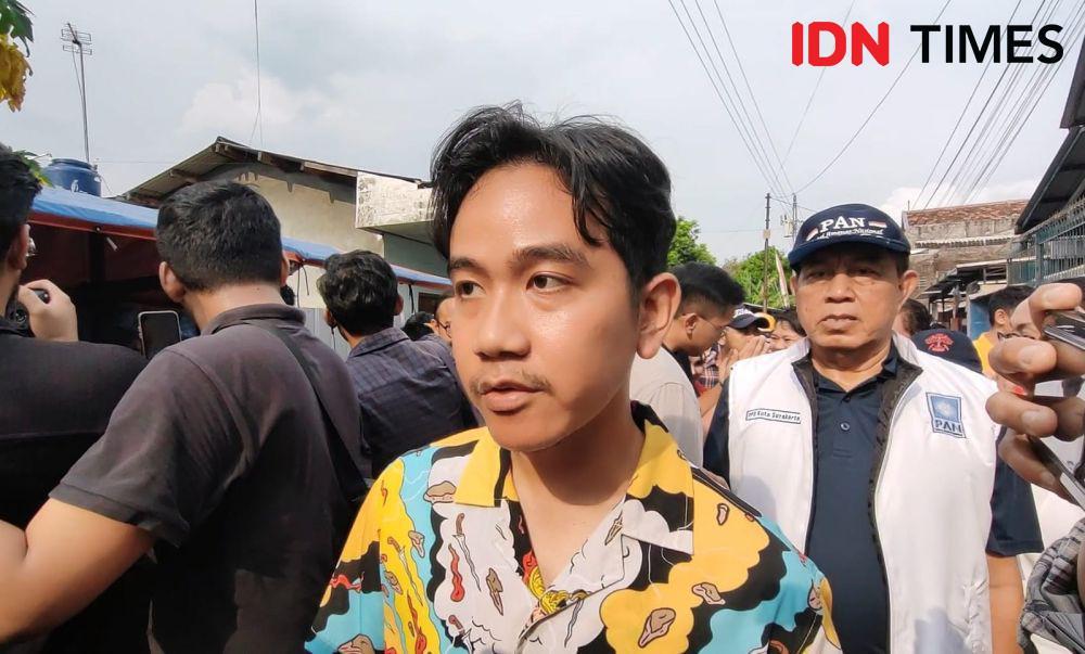 Tuduhan Rocky Gerung Tiap Sabtu Didatangi Menteri, Gibran: Hoax