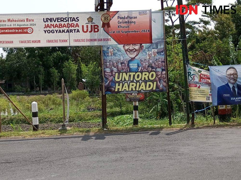 Baliho bakal calon bupati Bantul Untoro Hariadi.(IDN Times/Daruwaskita)