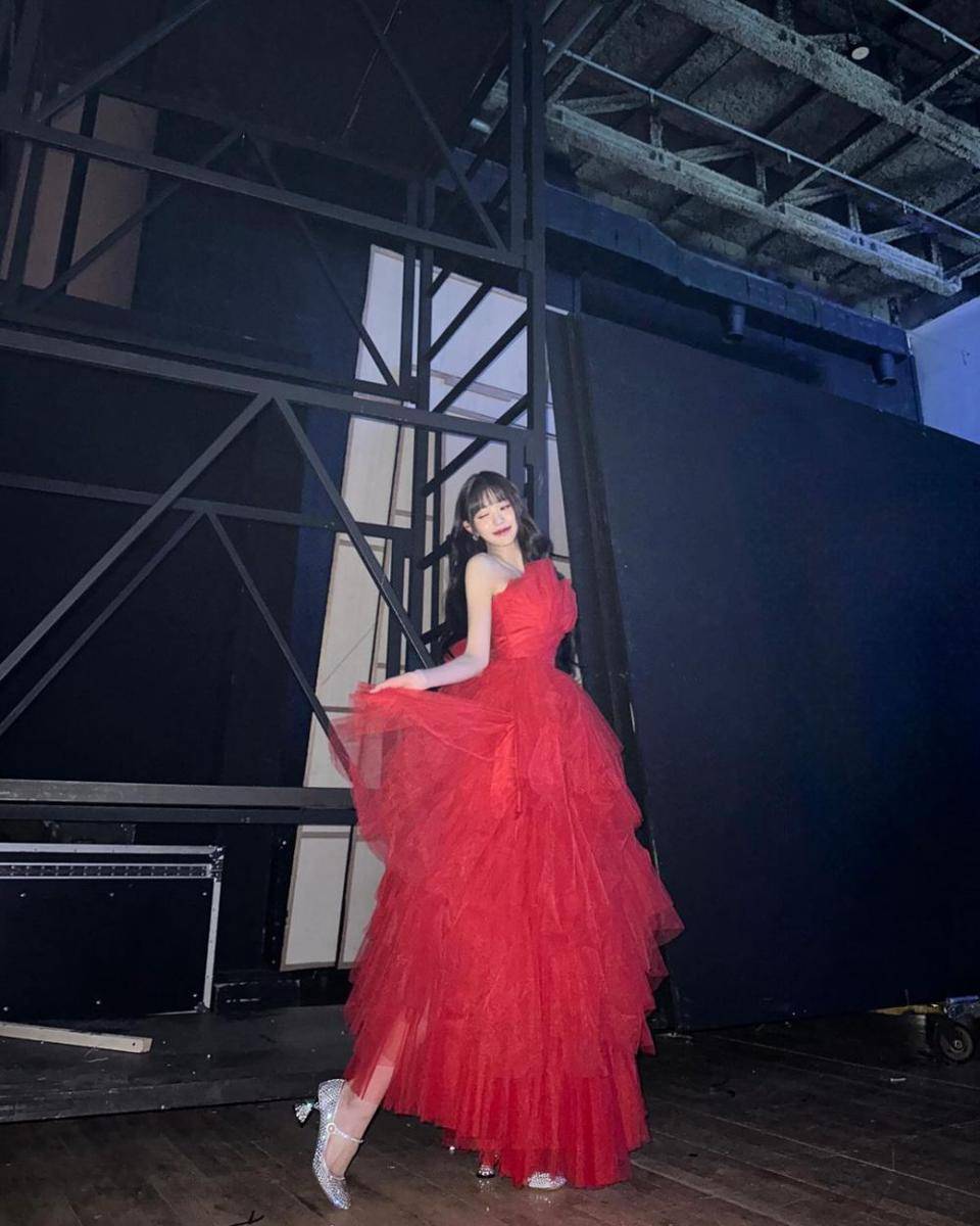 referensi dress pesta ala Wonyoung IVE (instagram.com/for_everyoung10)