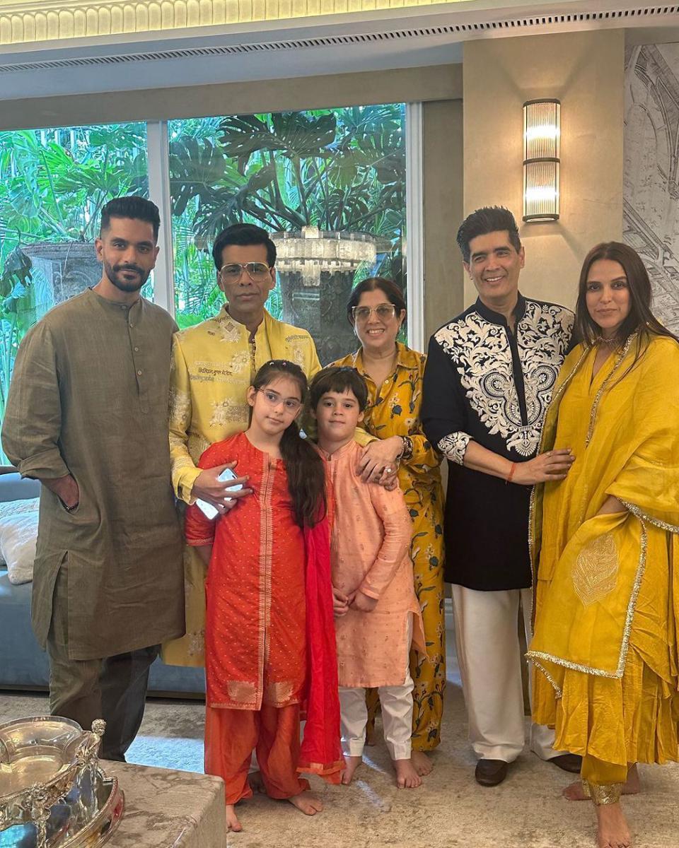 Karan Johar dan rekan artis (instagram.com/nehadhupia)