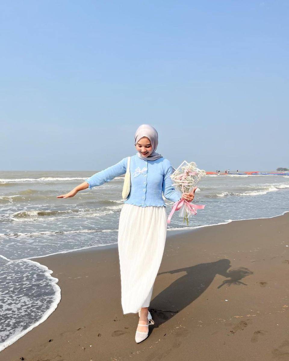 OOTD hijab ke pantai anti gerah yang kekinian dan gampang disontek (instagram.com/)