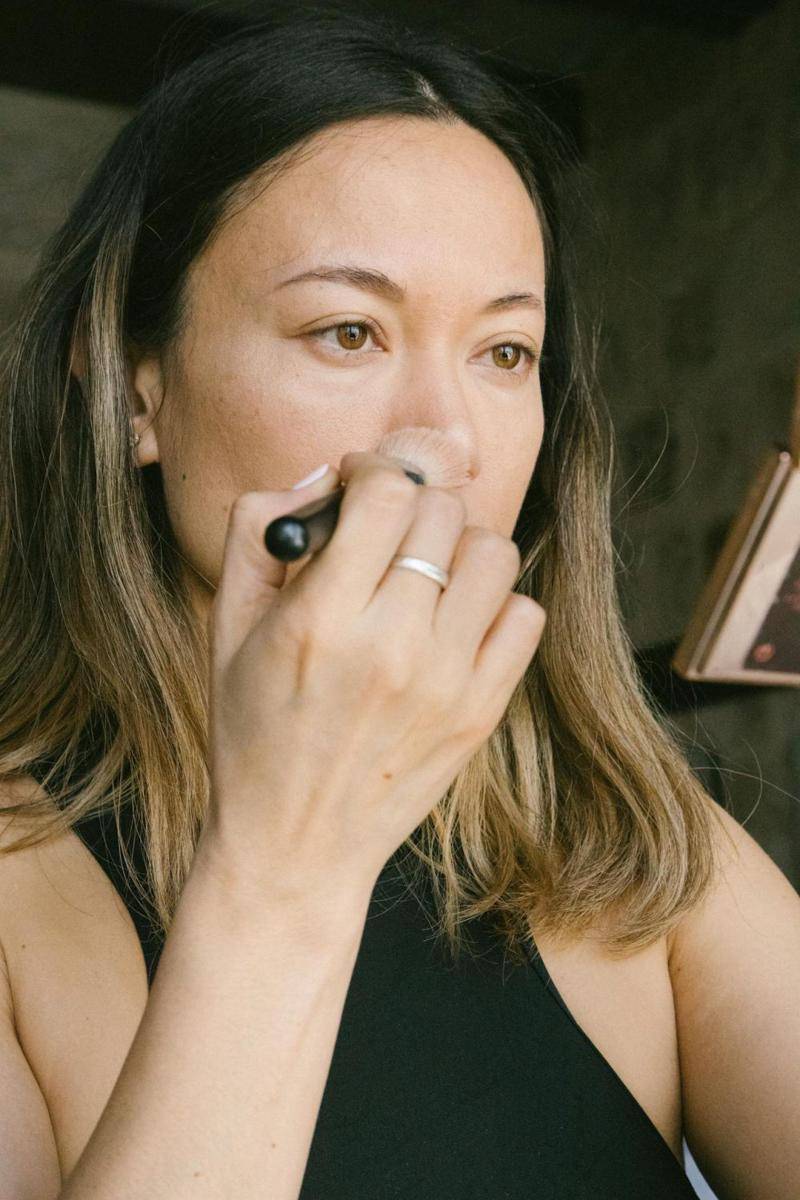 tips makeup untuk tipe kulit kering (pexels.com/Meruyert Gonullu)