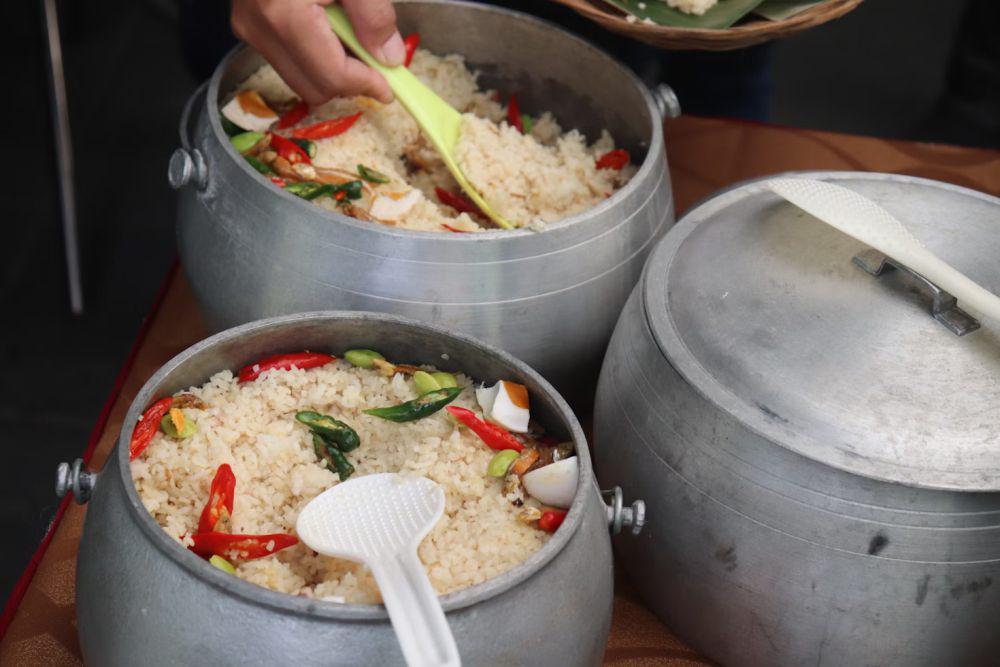 Resep Nasi Liwet Teri Santan, Rasanya Super Gurih!