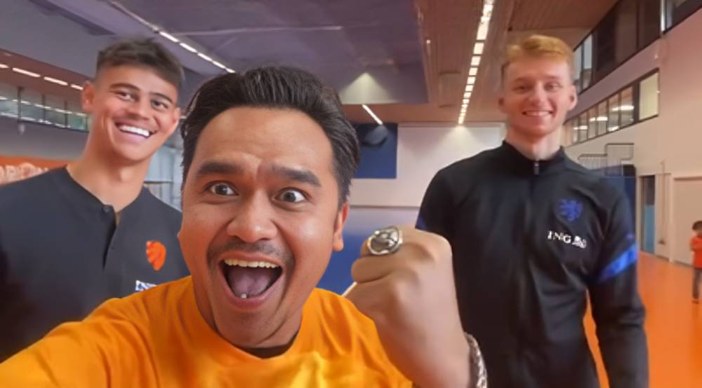 Valentino Jebret dengan Mees Hilgers (radotvalent)