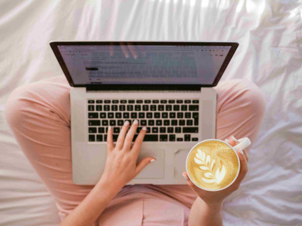 ilustrasi menulis artikel (unsplash.com/Sincerely Media)