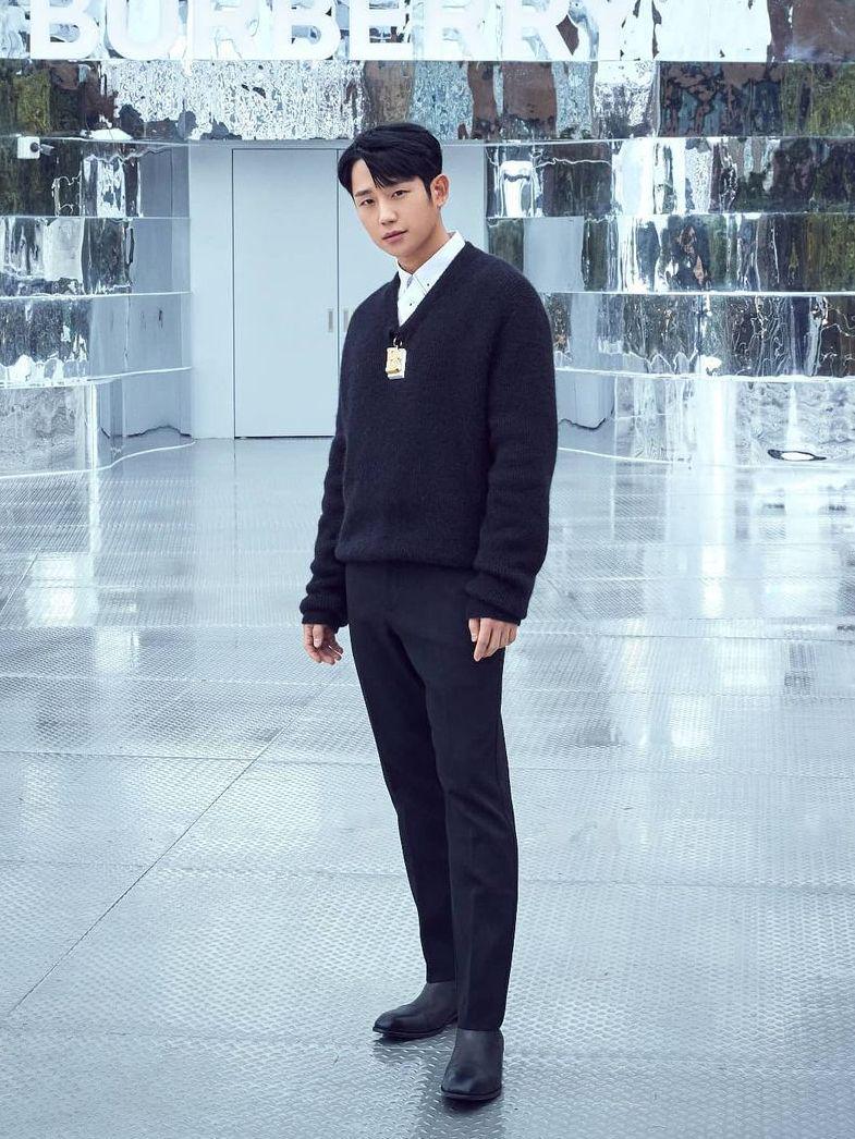 potret Jung Hae In (instagram.com/holyhaein)