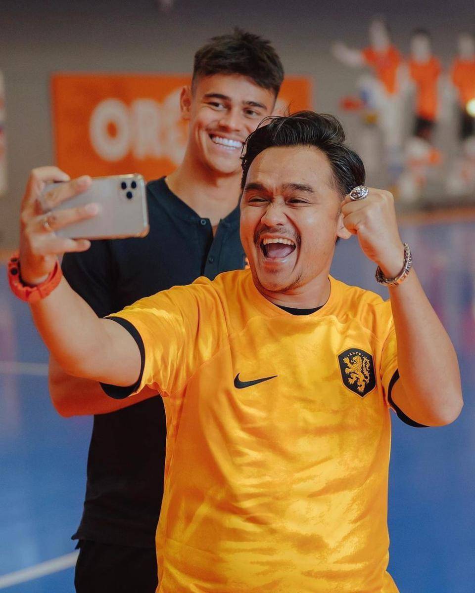 Valentino Jebret dengan Mees Hilgers (oranje_indonesia)
