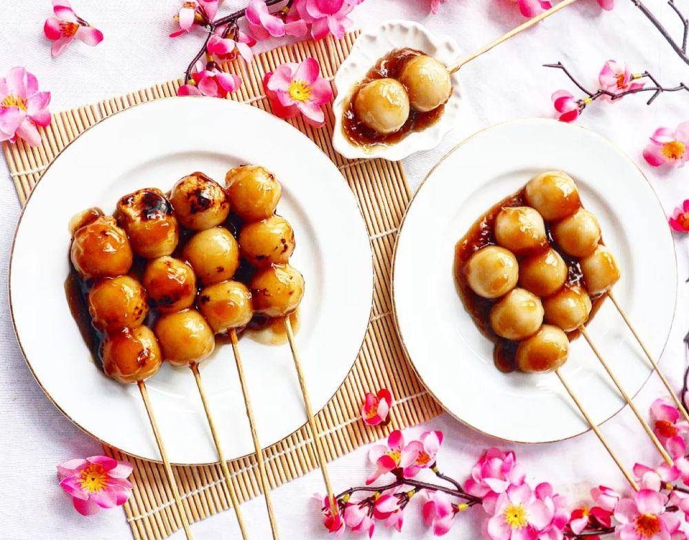 mitarashi dango (instagram.com/regunancha)