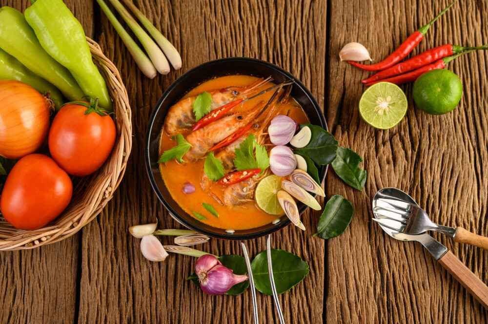 ilustrasi bahan-bahan membuat bumbu tomyam (freepik.com/jcomp)