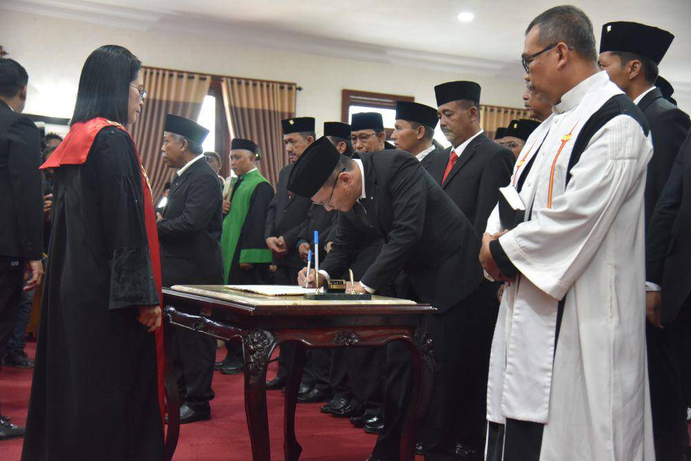 Prosesi pelantikan anggota DPRD Tulungagung . IDN Times/ istimewa