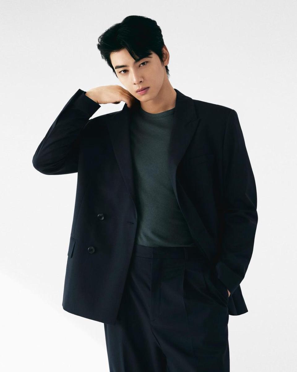 potret Cha Eun Woo (instagram.com/calvinklein)