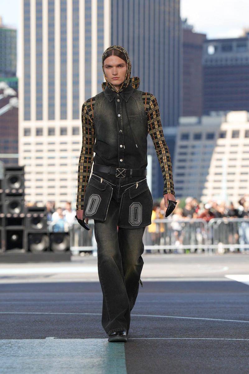 Off-White S/S '25 di New York Fashion Week 2024 (dok. Off-White)